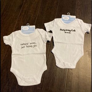 Set of onesies